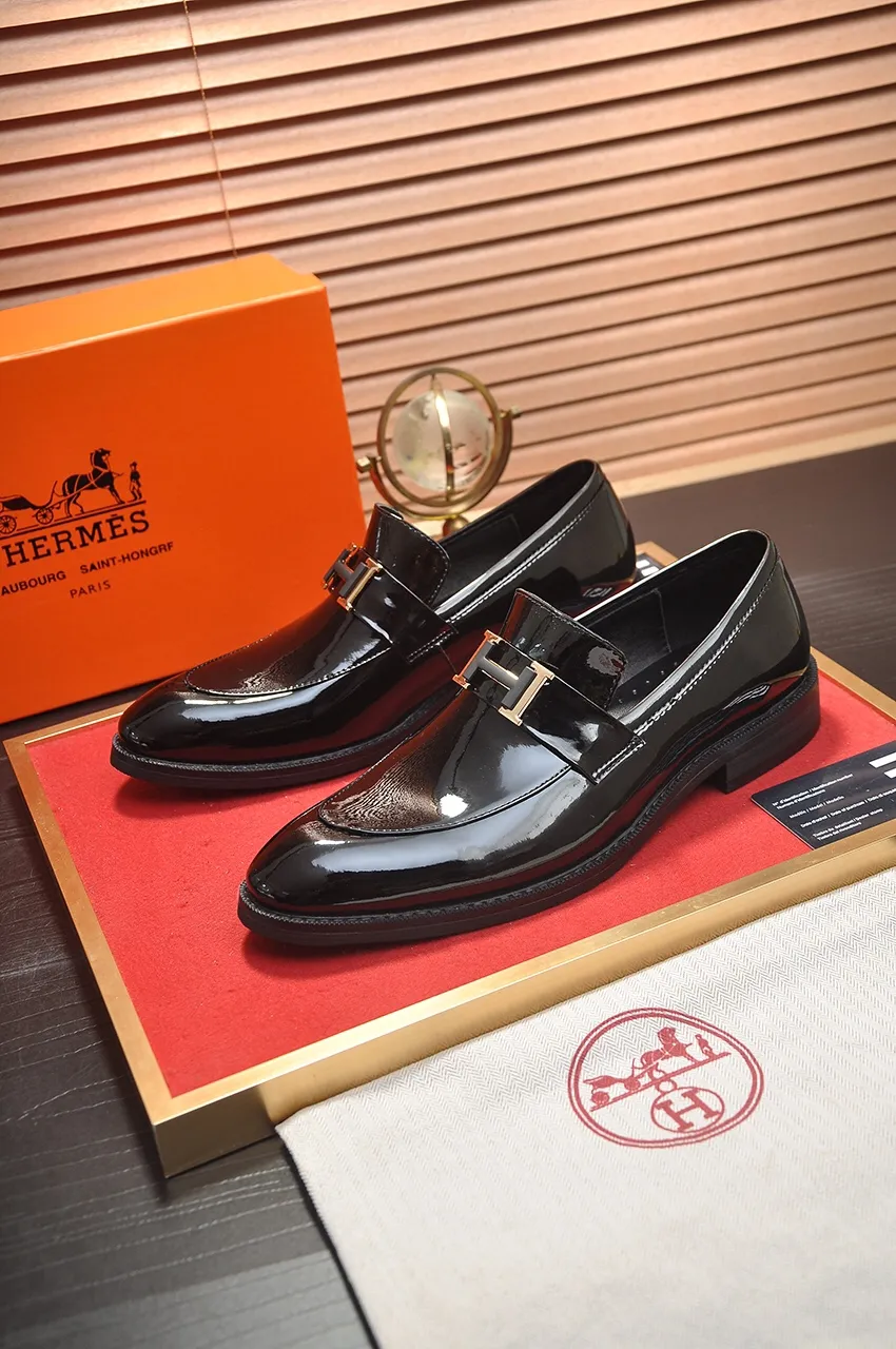Men's shoes💰460💶[HERMES] (sheepskin lining)🍀Italian top luxury🍀He does not pursue novel styles and gorgeous colors, but attracts the favor of successful men with his flawless, elegant and classic style! This very, very comfortable, simple and stable style makes it easy to match any style! The pattern is absolutely 1:1 refined from the original case, and we strive for excellence in materials, imported cowhide + sheepskin lining💪💪💪extraordinary texture👍! .Black Brown Size: 38-45 (45 customized)